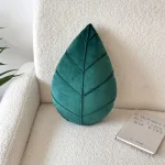 1 piece of leaf-shaped throw pillow, suitable for decorating sofas or using as a cushion in apartment bedrooms. - Image 5